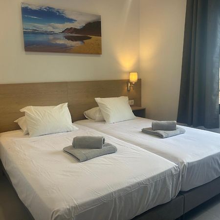 Stunning 2 Bedroom Seafront Apartment Puerto del Carmen  Exterior foto
